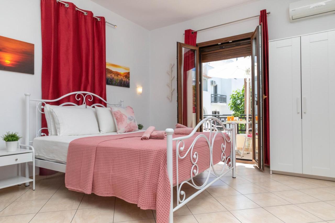 Naxos Diamond Studios Apartments Naxos City Екстер'єр фото